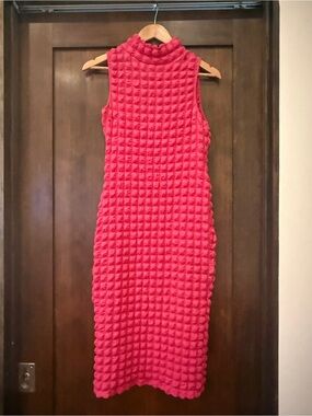 Sleeveless Textured Pink Midi Dress with High Neck